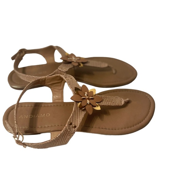 Andiamo Womens Tan T-Strap Floral Embellishment Buckle Closure Size 9.5 - Picture 4 of 7